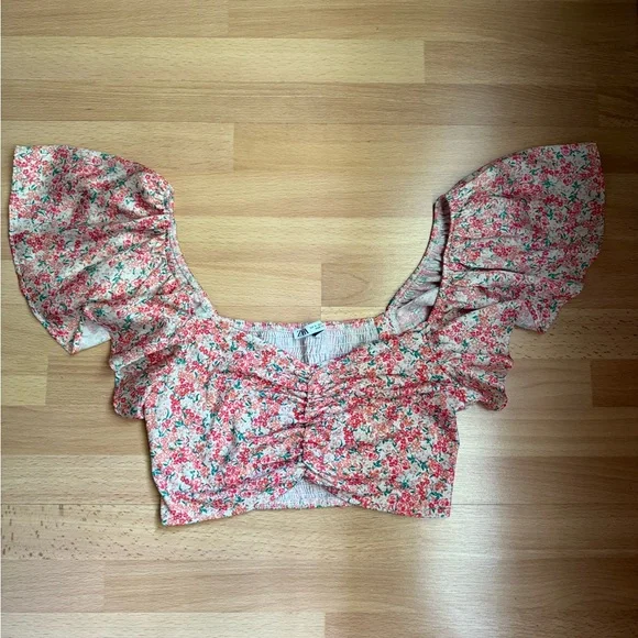 ZARA floral cinched flutter sleeve crop top - Picture 9 of 9